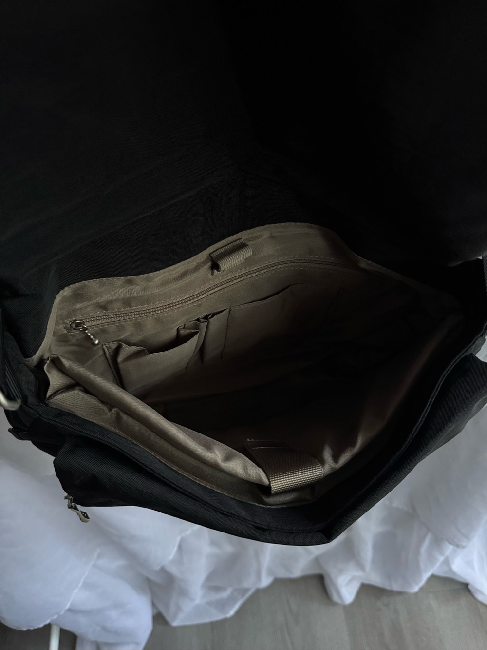 Baggallini Padded Hobo Tote Crossbody Bag - Picture 3 of 5